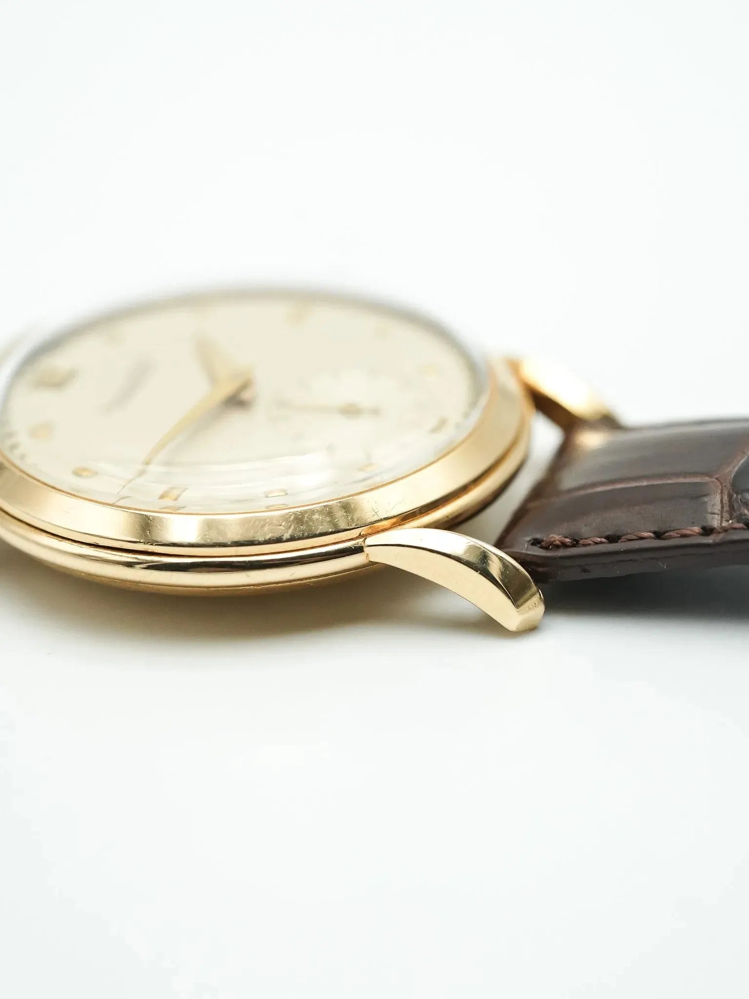 IWC - Calatrava Yellow Gold 18k Tear Drops Lugs - 1940s 