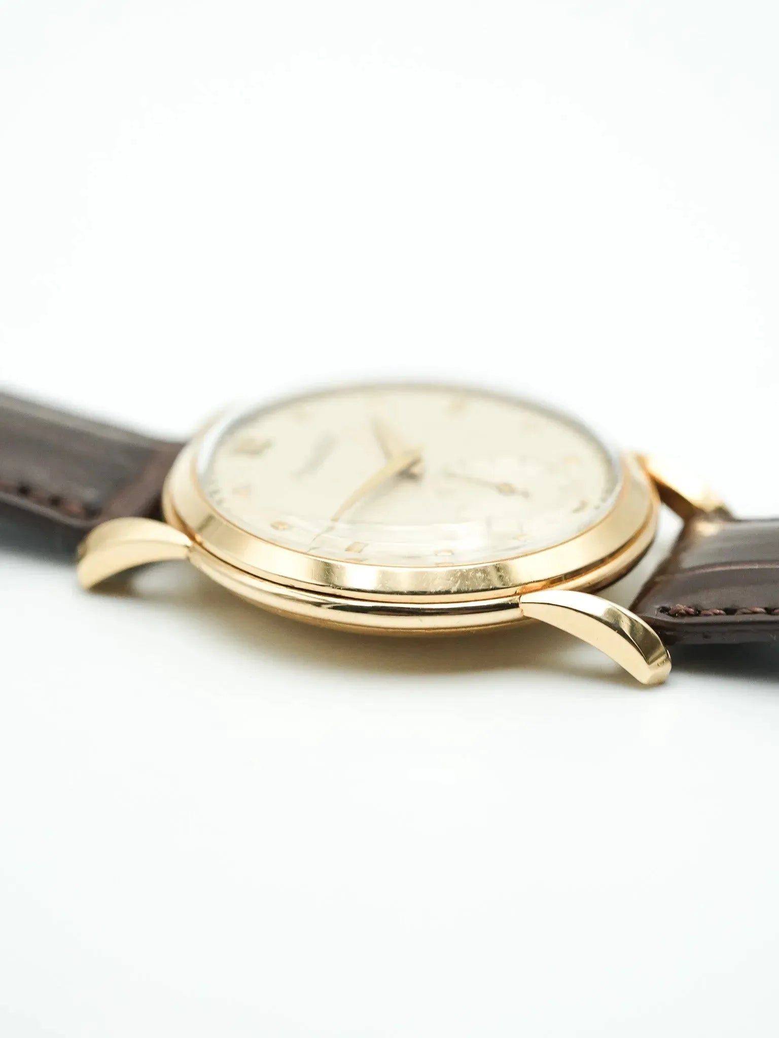 IWC - Calatrava Yellow Gold 18k Tear Drops Lugs - 1940s 