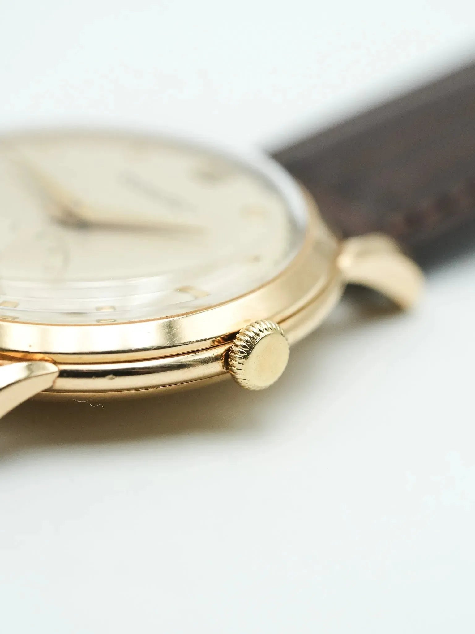 IWC - Calatrava Yellow Gold 18k Tear Drops Lugs - 1940s 