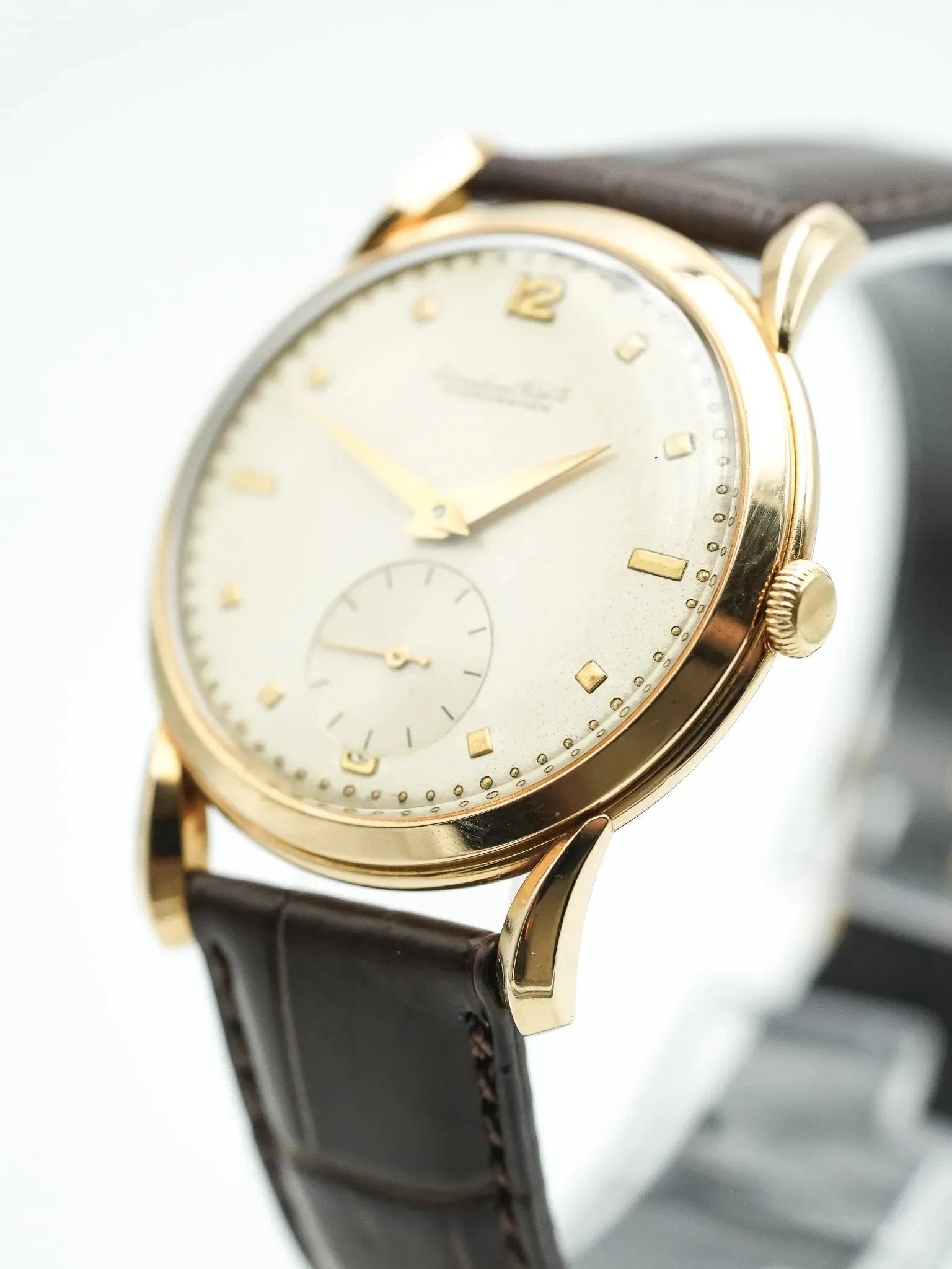 IWC - Calatrava Yellow Gold 18k Tear Drops Lugs - 1940s 