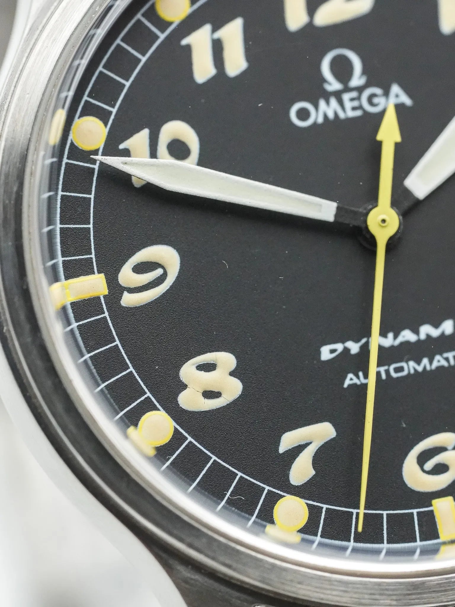 Omega - Dynamic III Fond Noir Index Patinés - 1990s