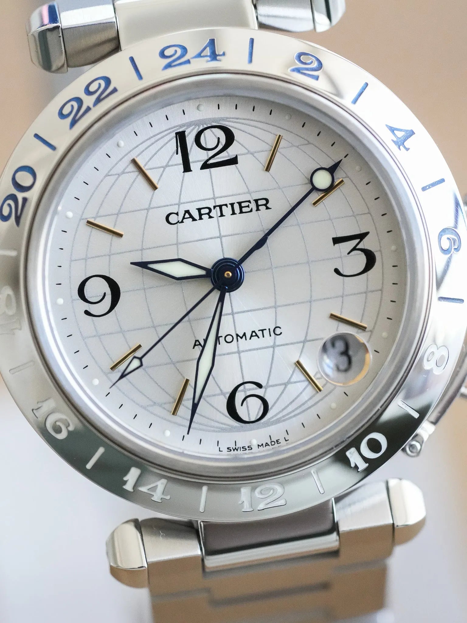 Cartier - Pasha GMT 35mm Silbernes Zifferblatt - 2000er 