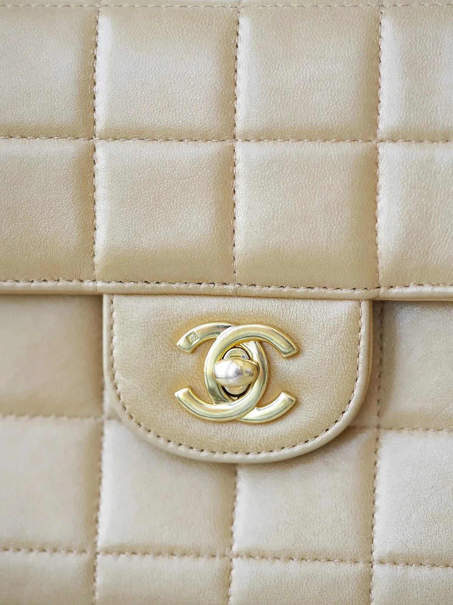 Chanel - Classic beige handbag 