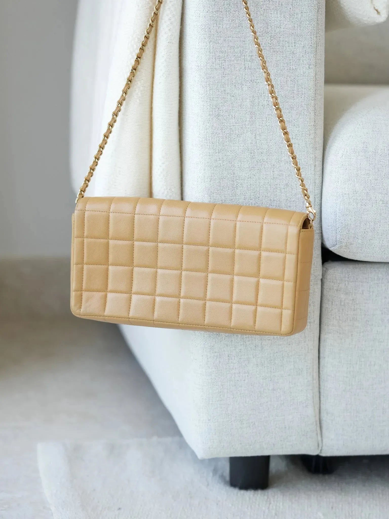 Chanel - Classic beige handbag 