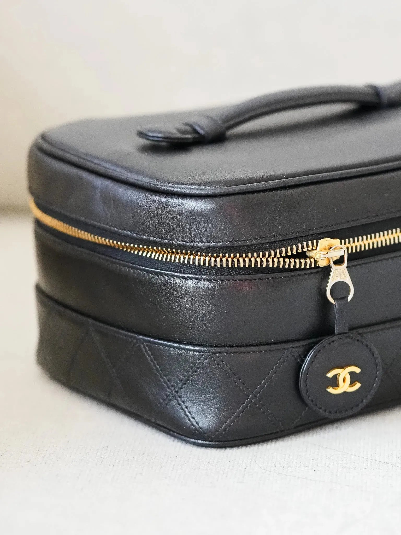 Chanel - Bolso Vanity Acolchado 