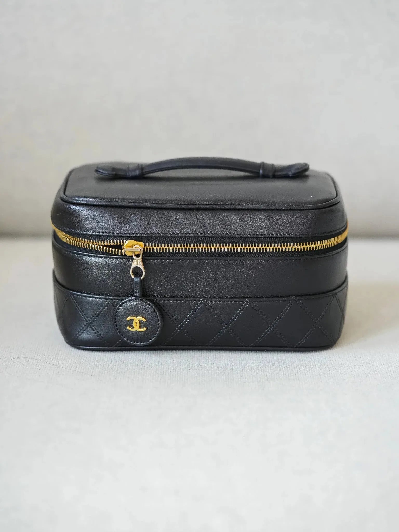 Chanel - Bolso Vanity Acolchado 