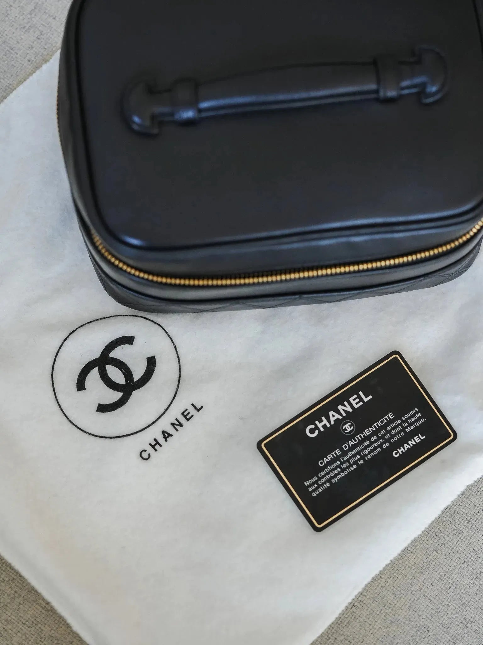 Chanel - Bolso Vanity Acolchado 