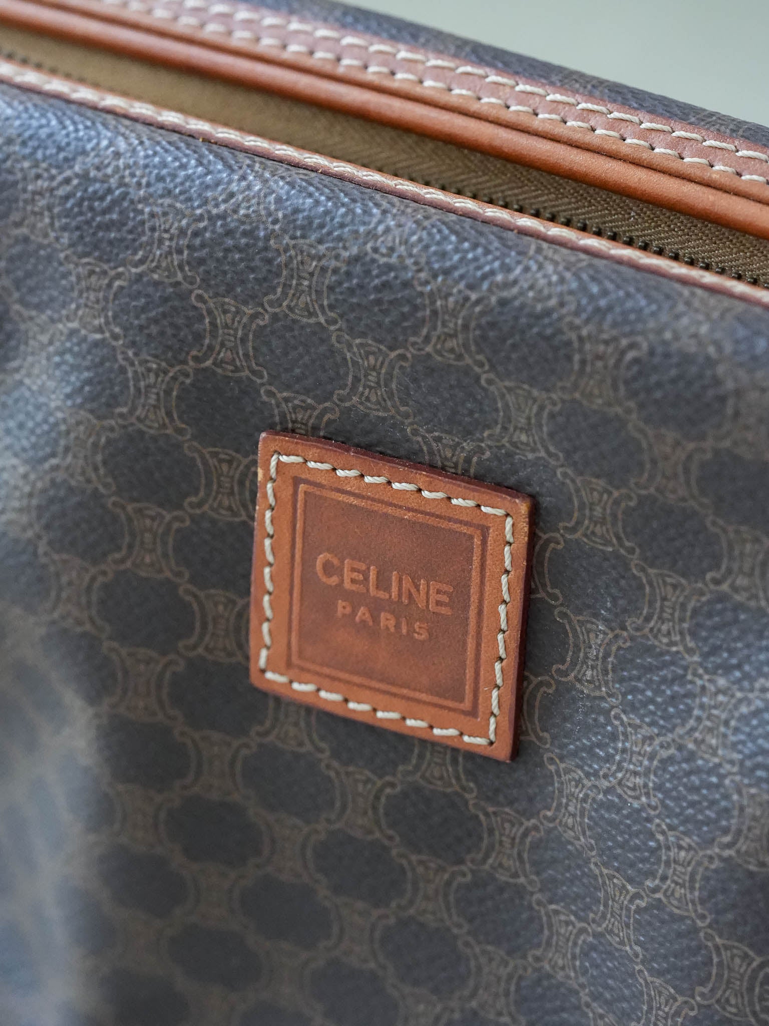 Celine - Pochette en cuir Triomphe