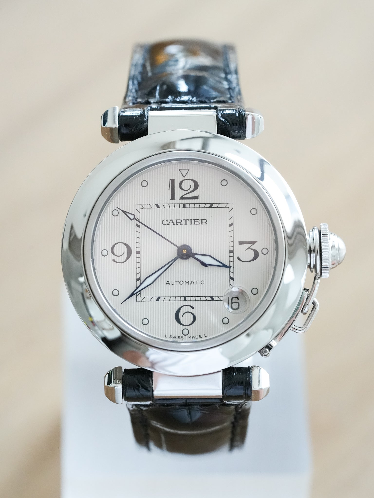 Cartier - Pasha 2324 Fecha Blanco Tapizado Cuero - 2000s 