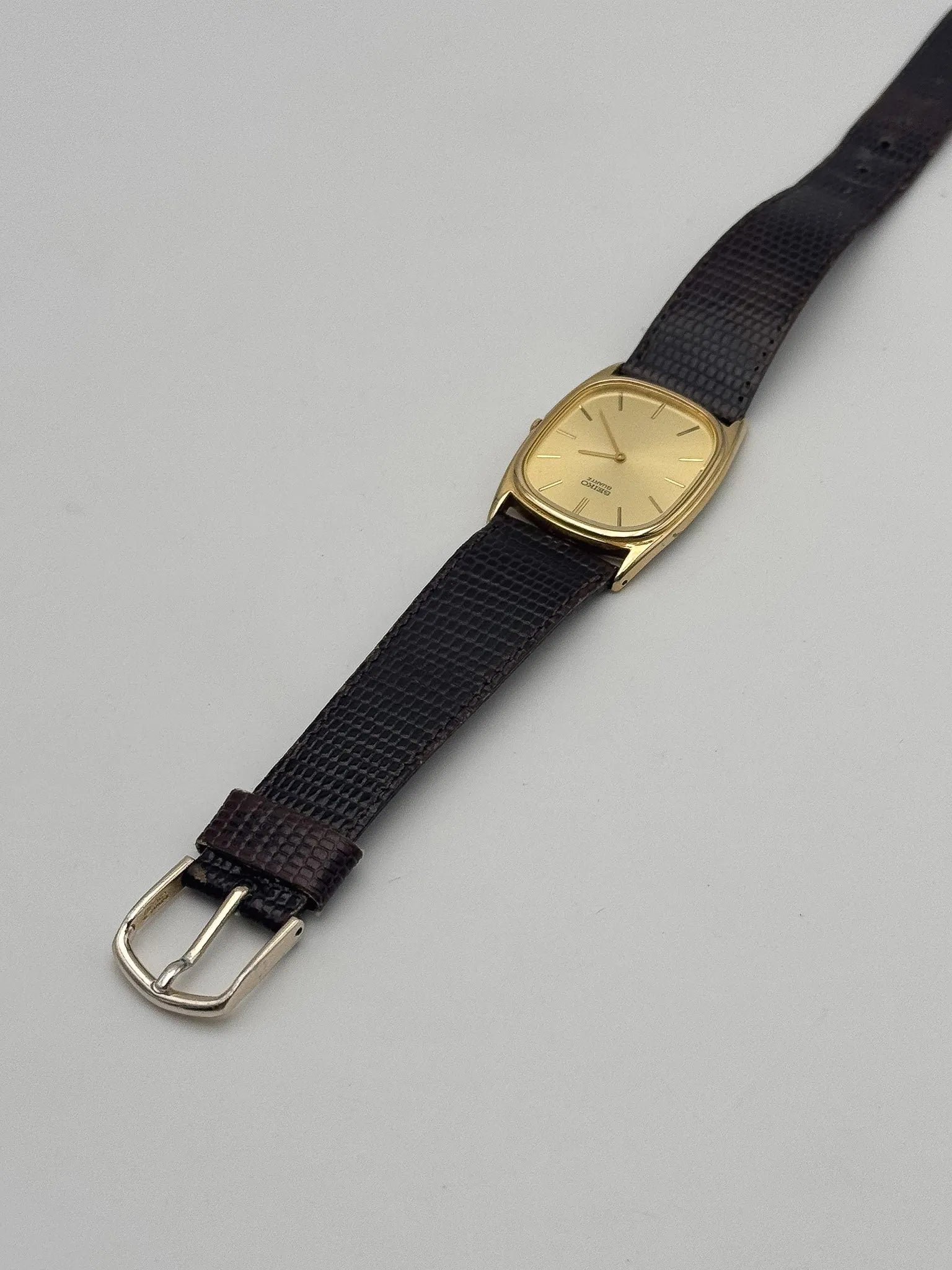 Seiko - Tonneau Dress Watch Or - 1983