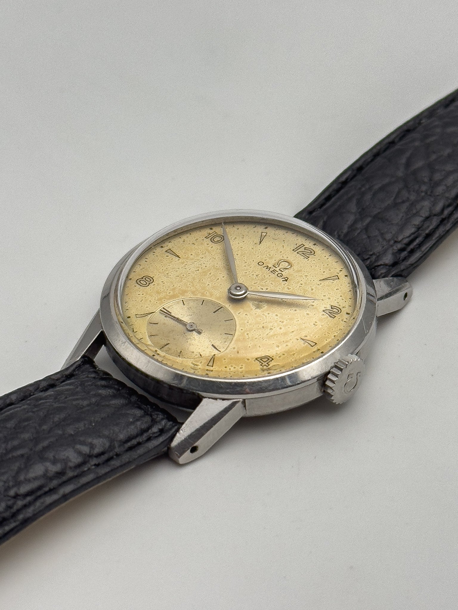 Omega - Millildary Cream Patina - 1947