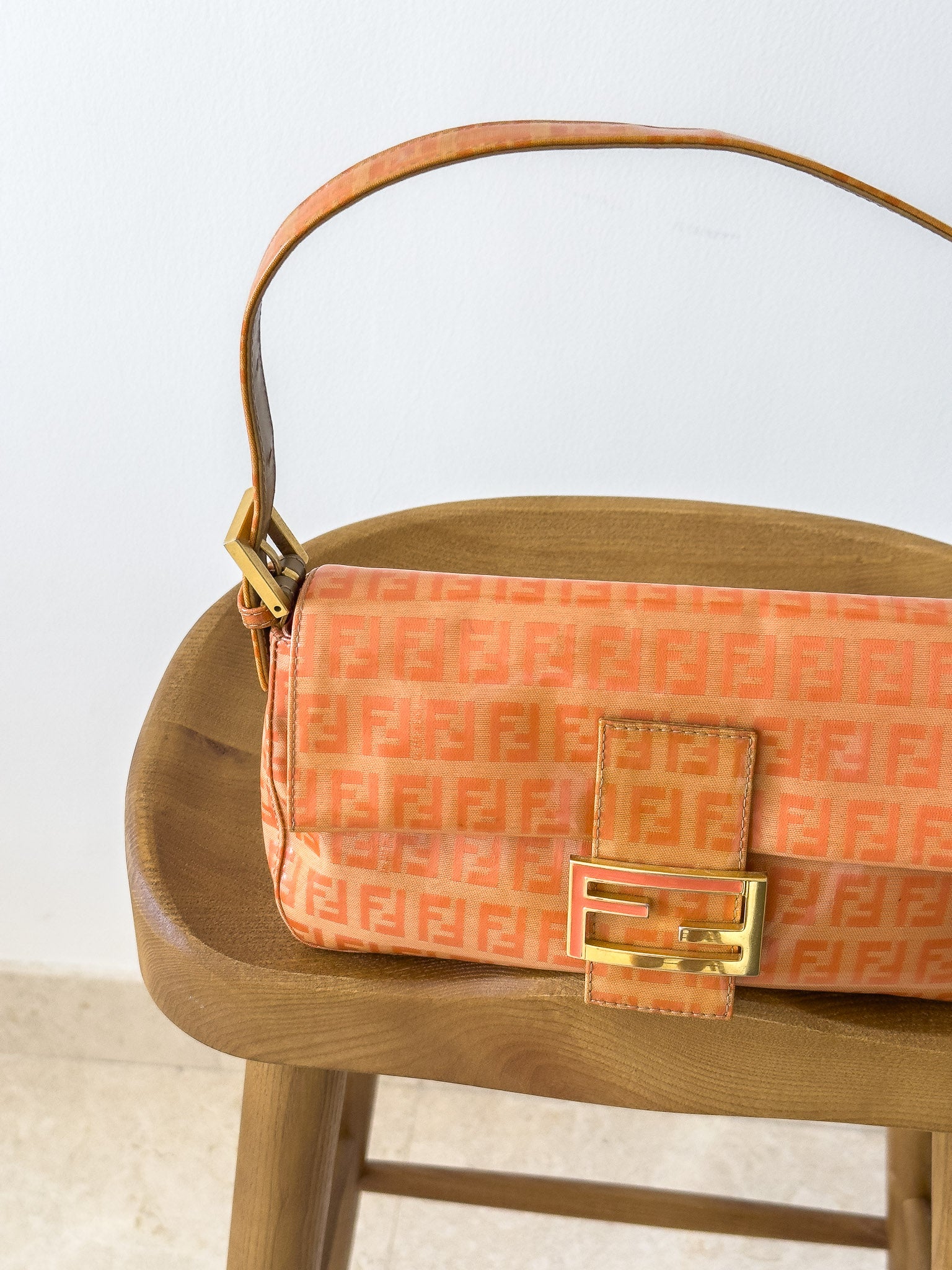 Fendi - Orange Baguette Handtasche