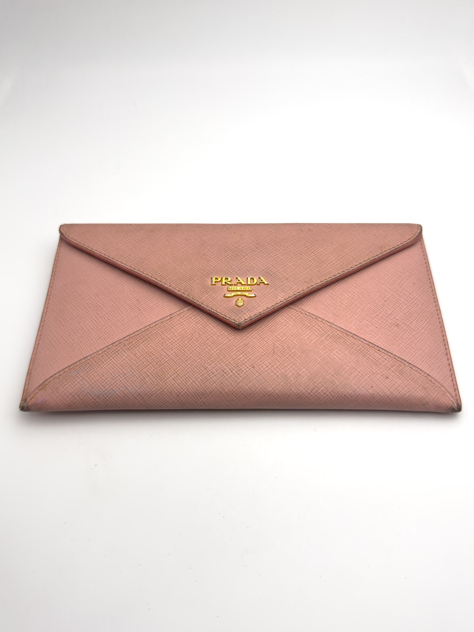 Prada - Cartera rosa con metal dorado