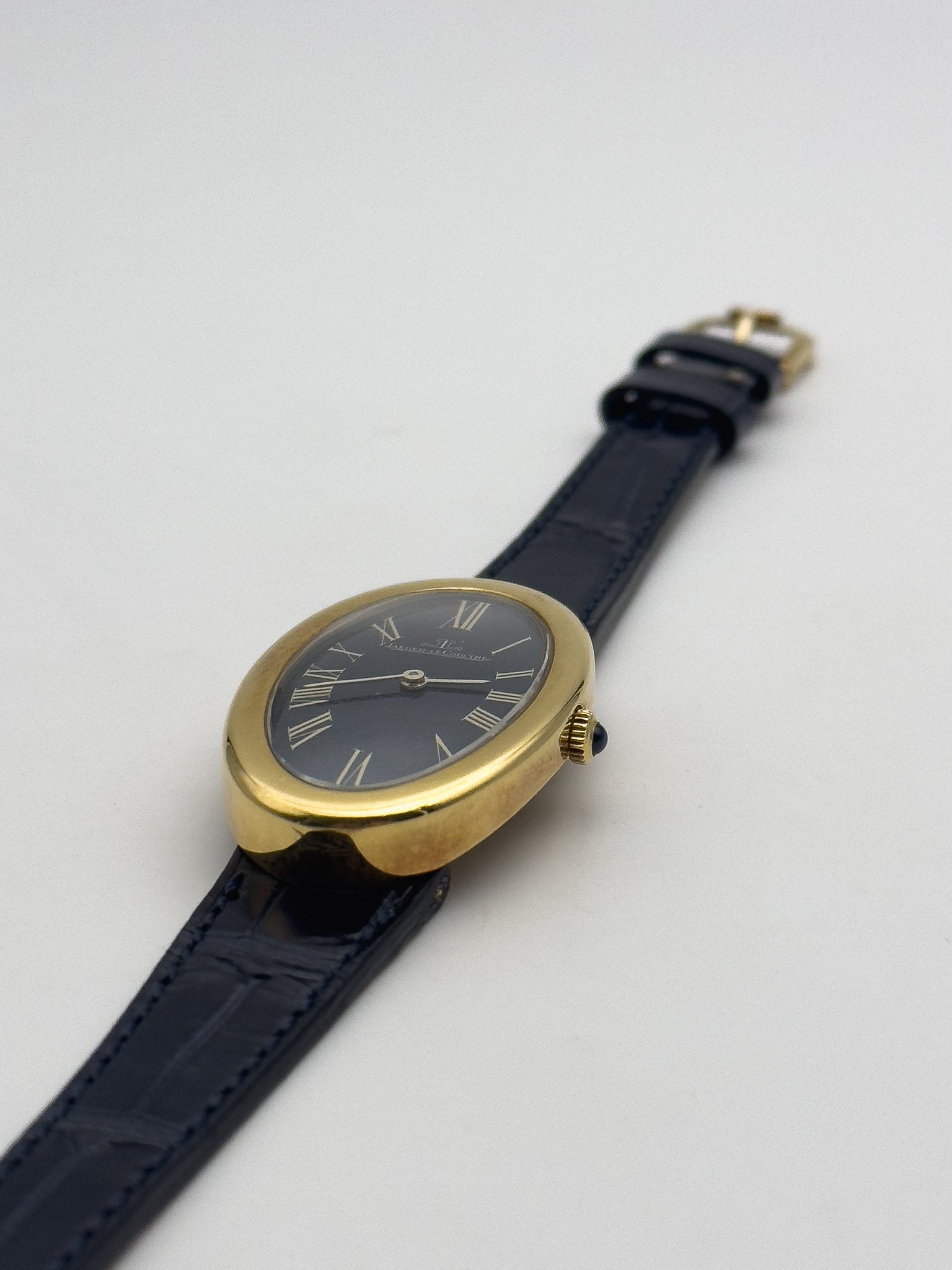 Jaeger-LeCoultre - 9113 Baignoire Or 18k Bleu tapissé - 1970s