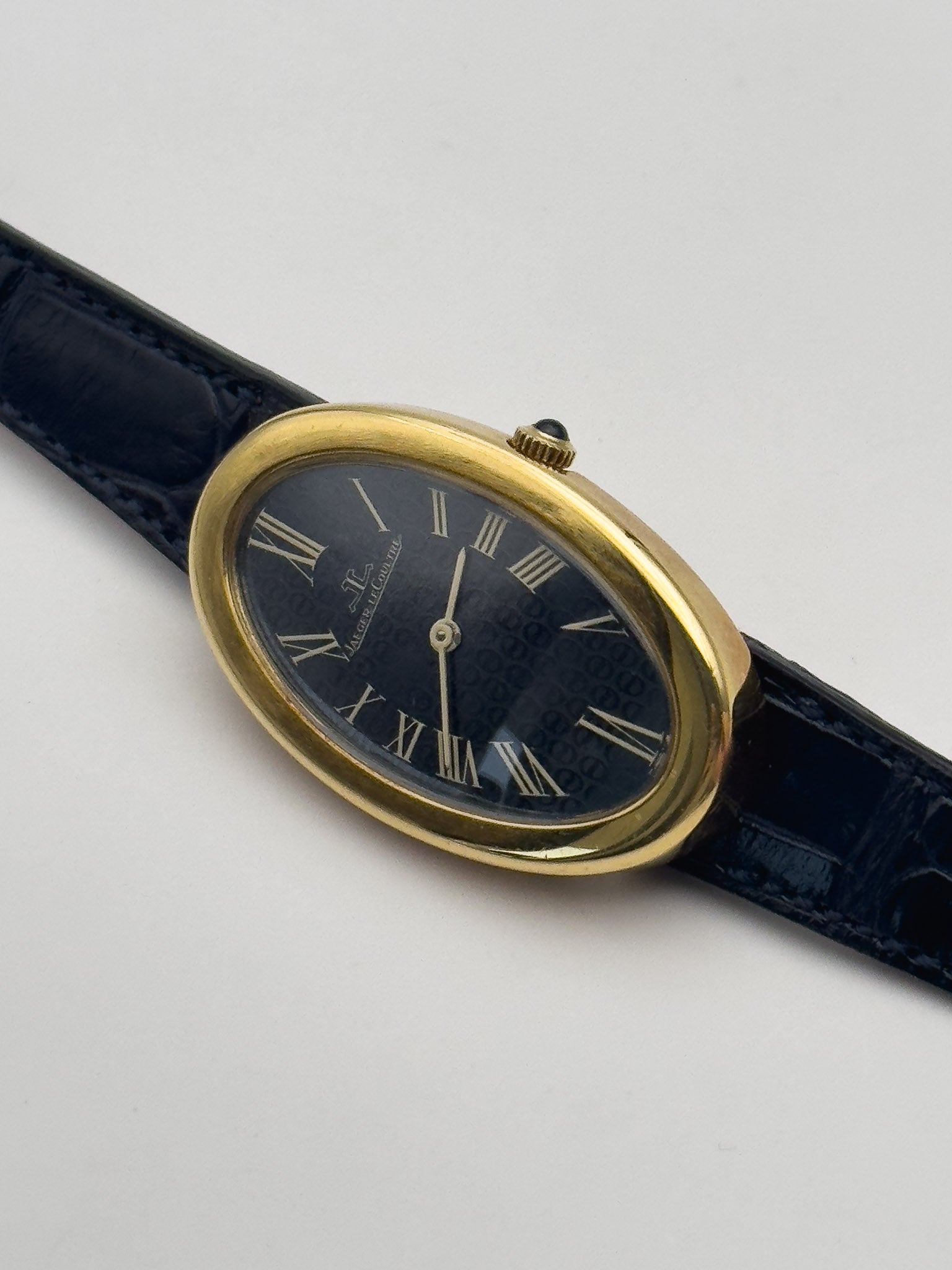 Jaeger-LeCoultre - 9113 Baignoire Or 18k Bleu tapissé - 1970s