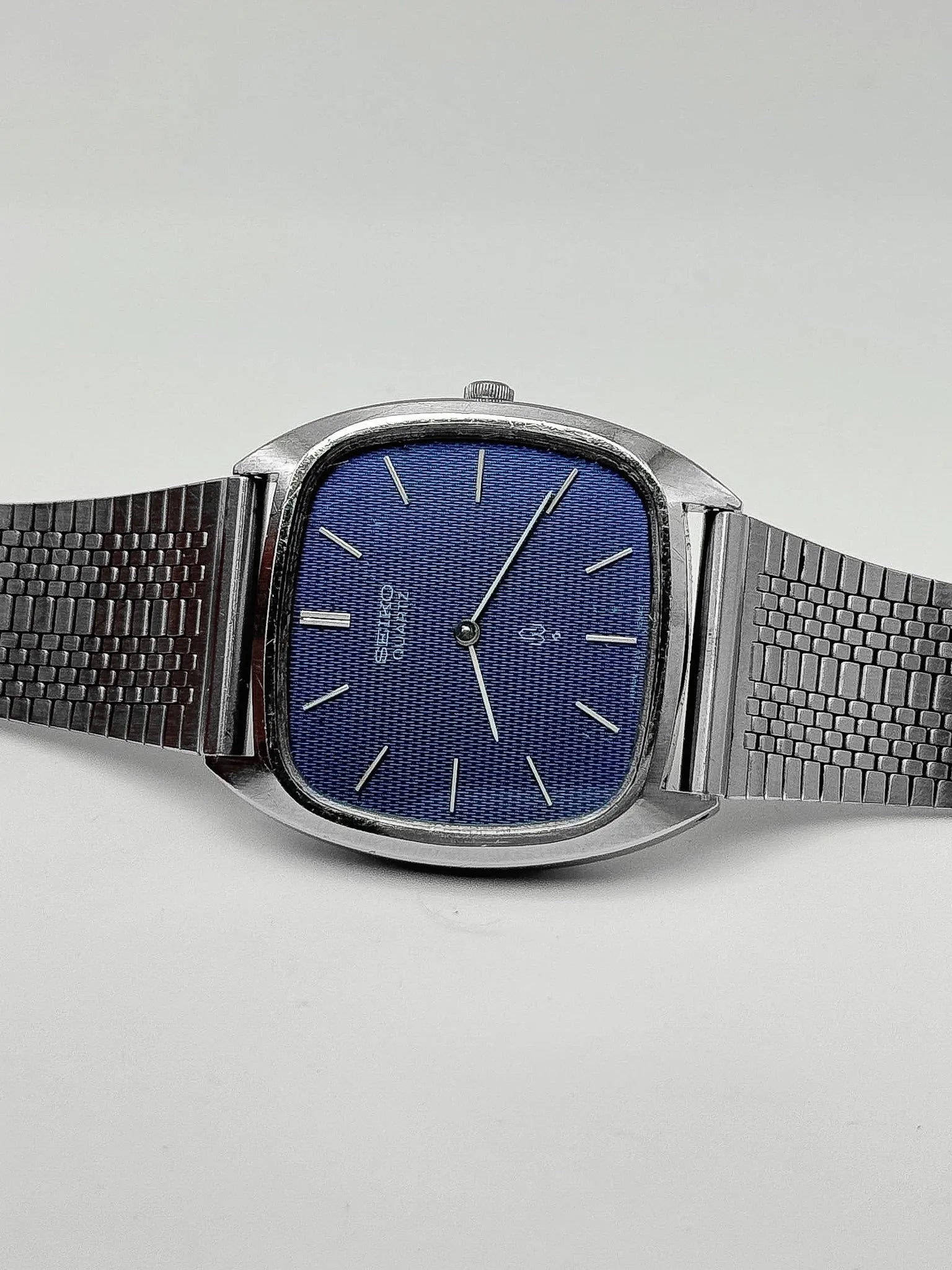 Seiko - Blue Honeycomb Barrel - 1976 