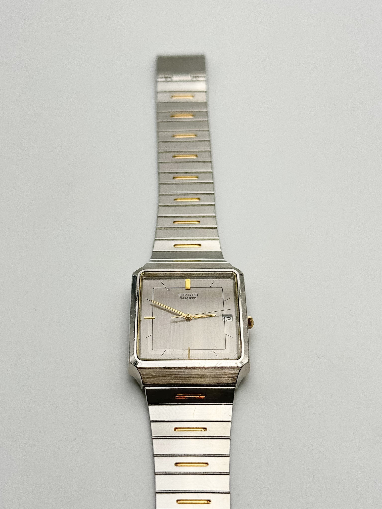 Seiko - 金色条纹钢一体式手链 - 1997 