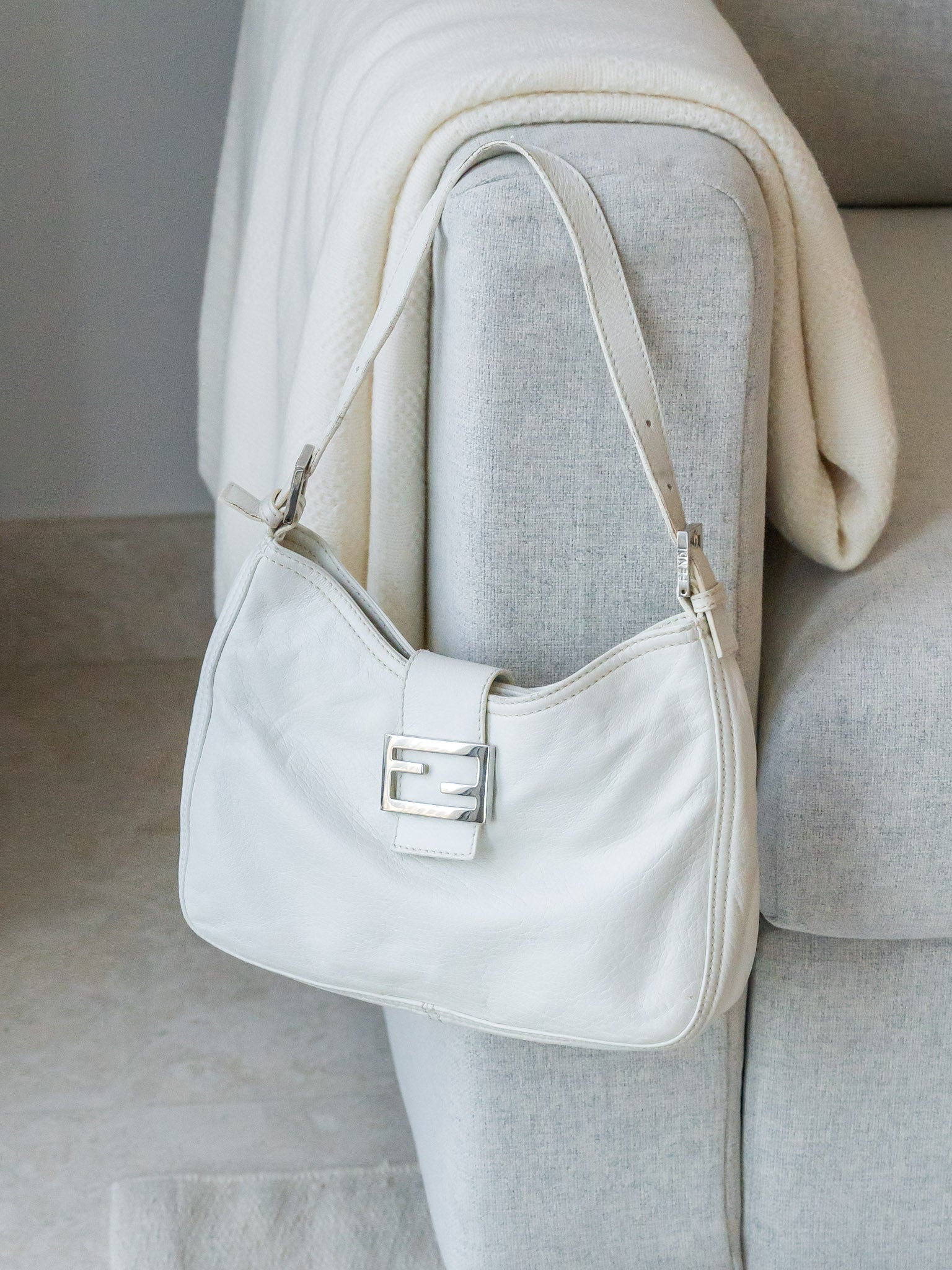 Fendi -  Sac à main Baguette Blanc