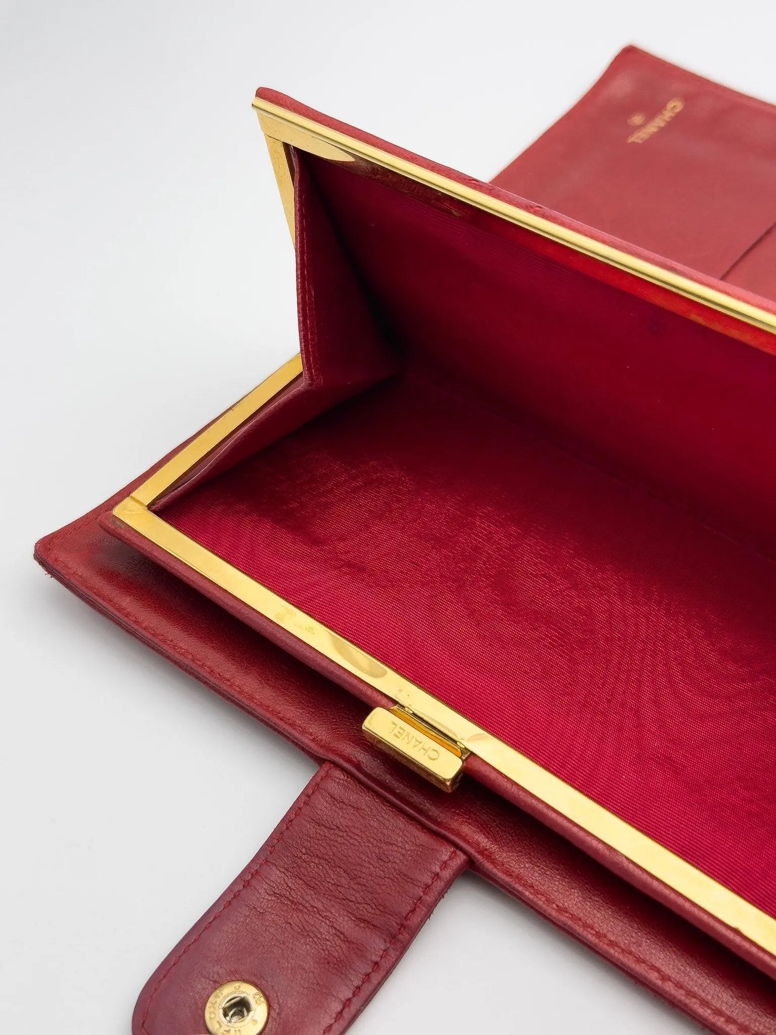 Chanel - Portefeuille Rouge - Atelier Victor