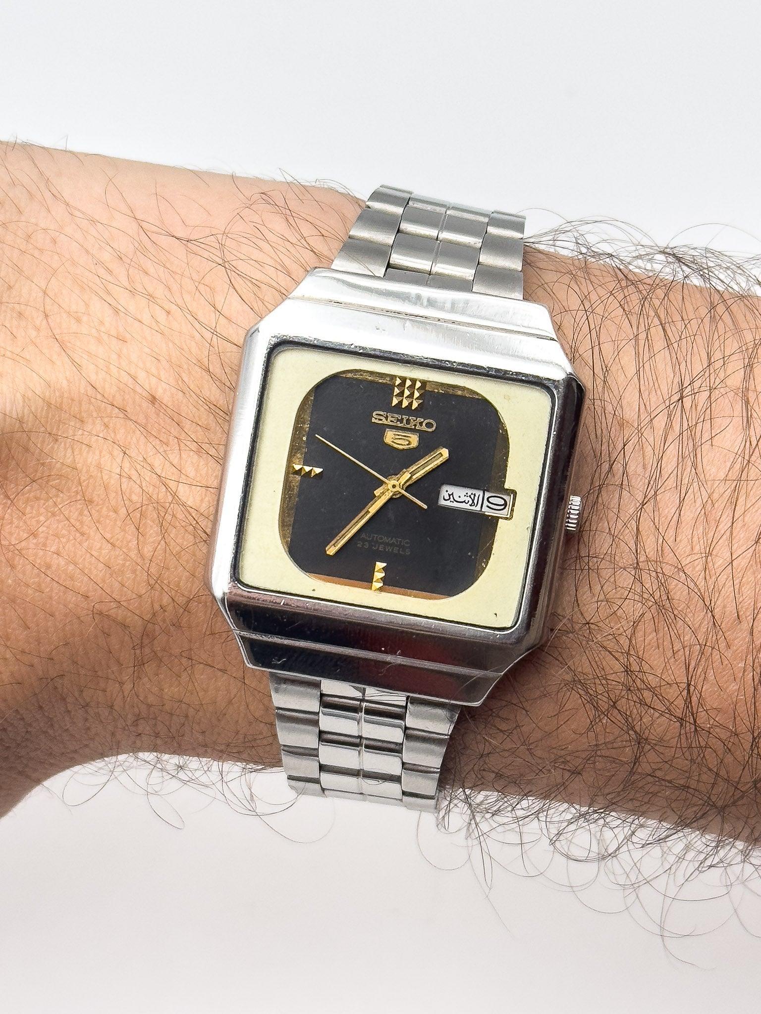 Seiko 5 - Two Level Black And Gold - 1981 - Atelier Victor