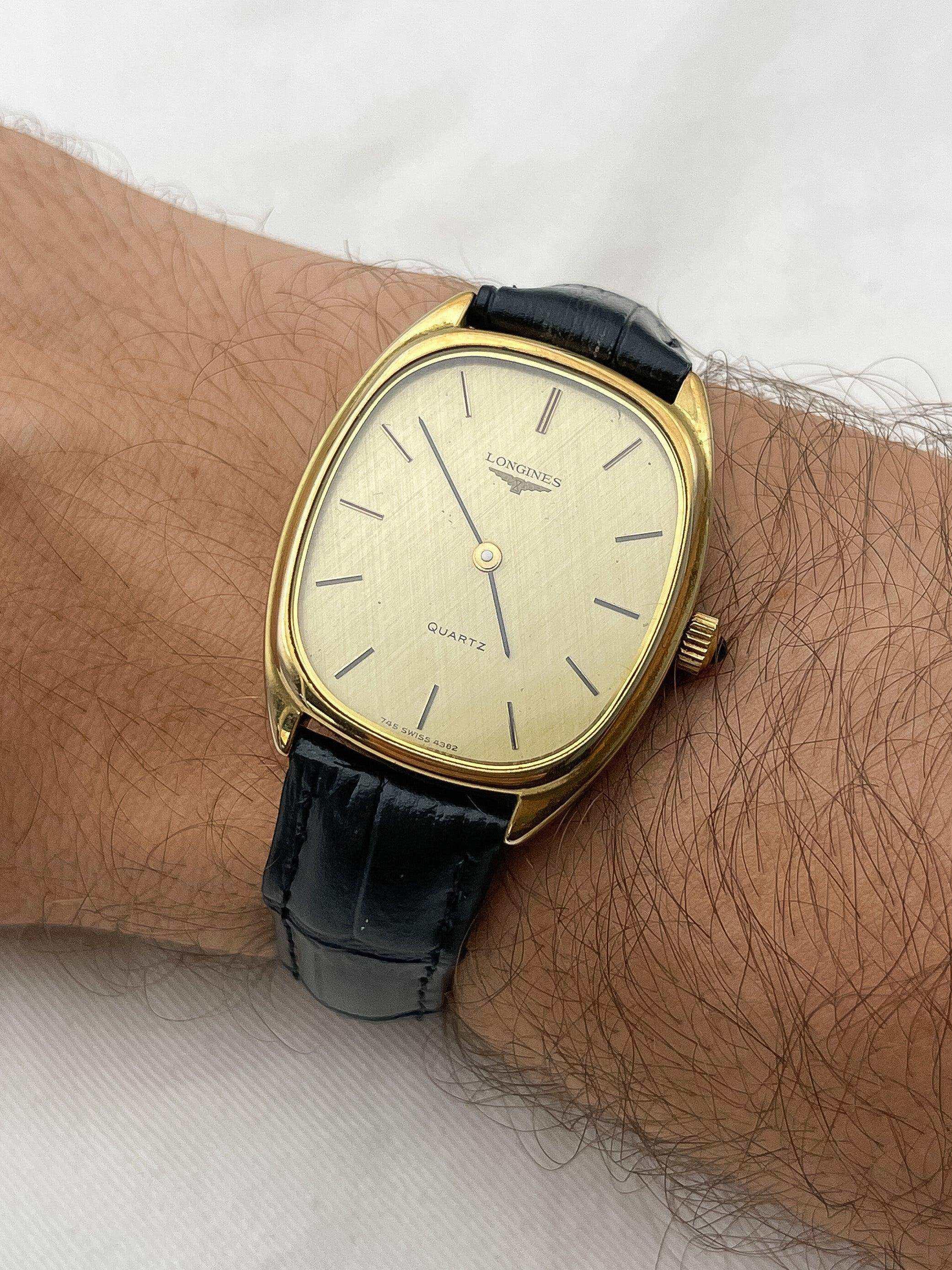 Longines - Tonneau Gold Cabochon - 1979 - Atelier Victor