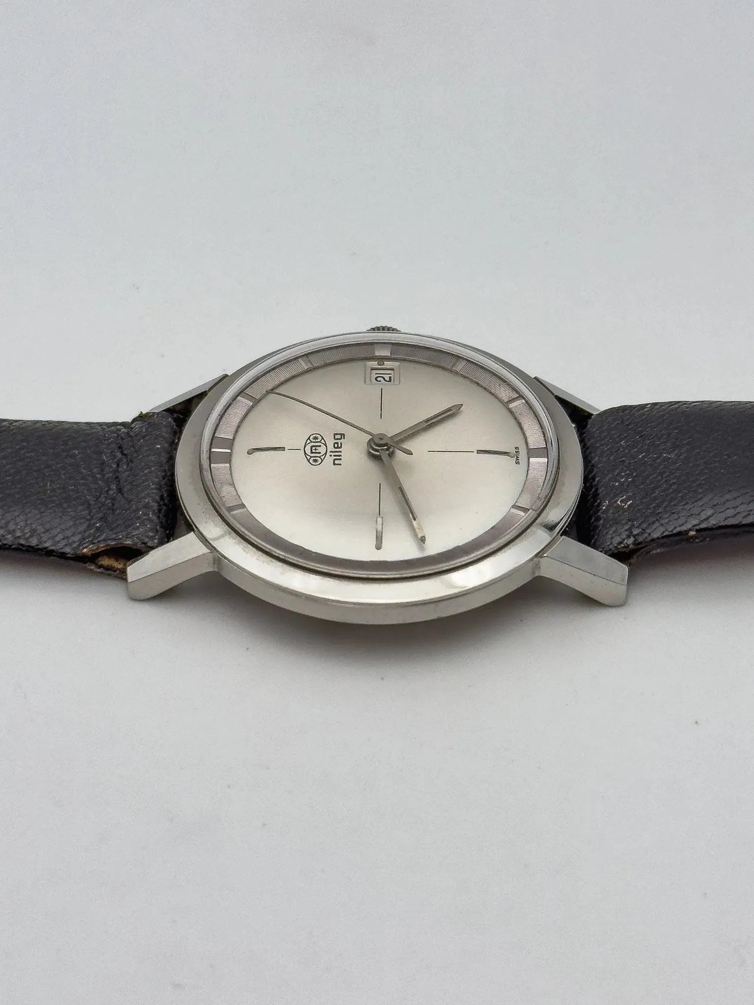 Nileg - Grey Dial NOS - 1980s - Atelier Victor