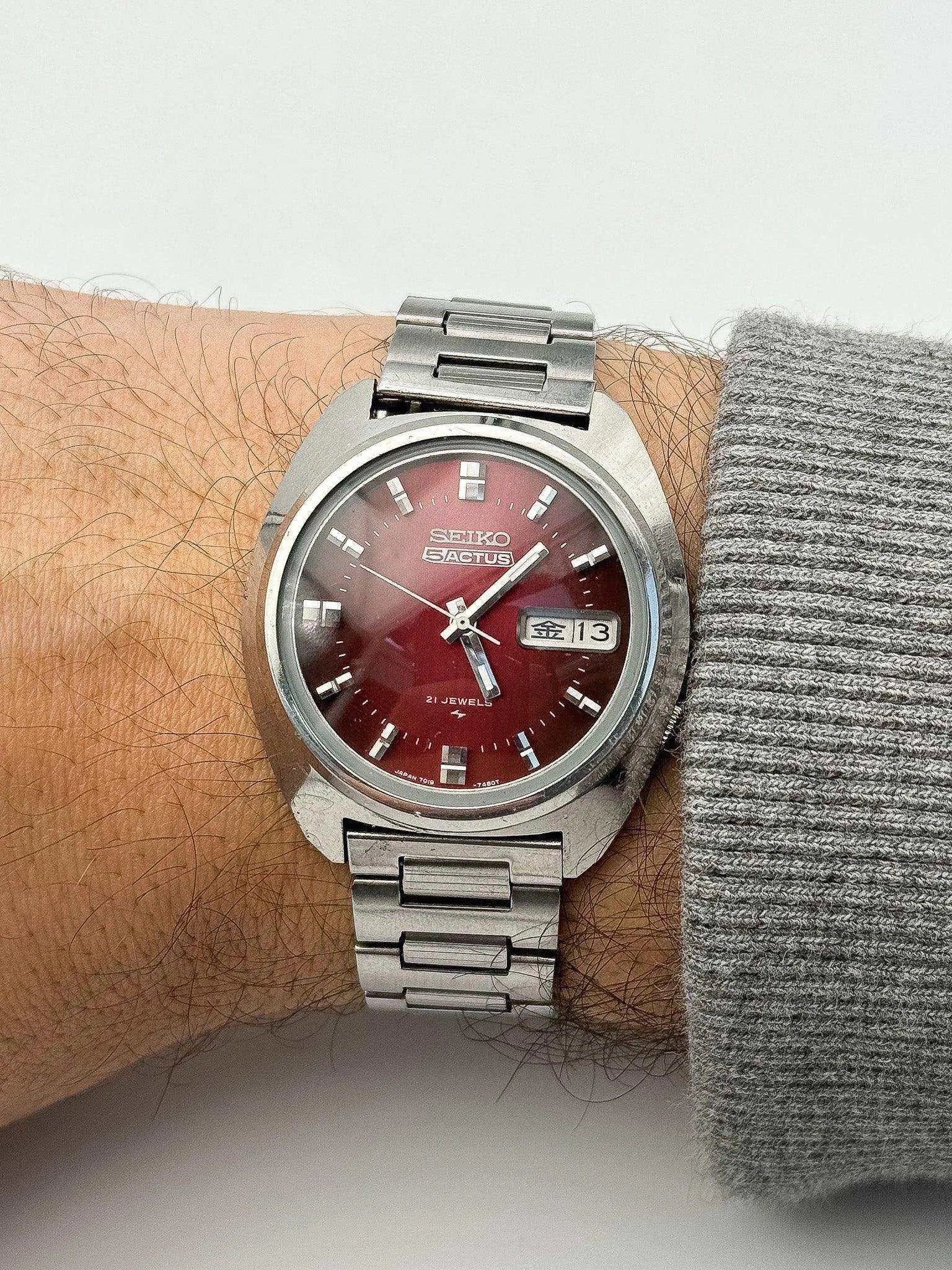 Seiko - 5 Actus Red Kanji - 1974 - Atelier Victor