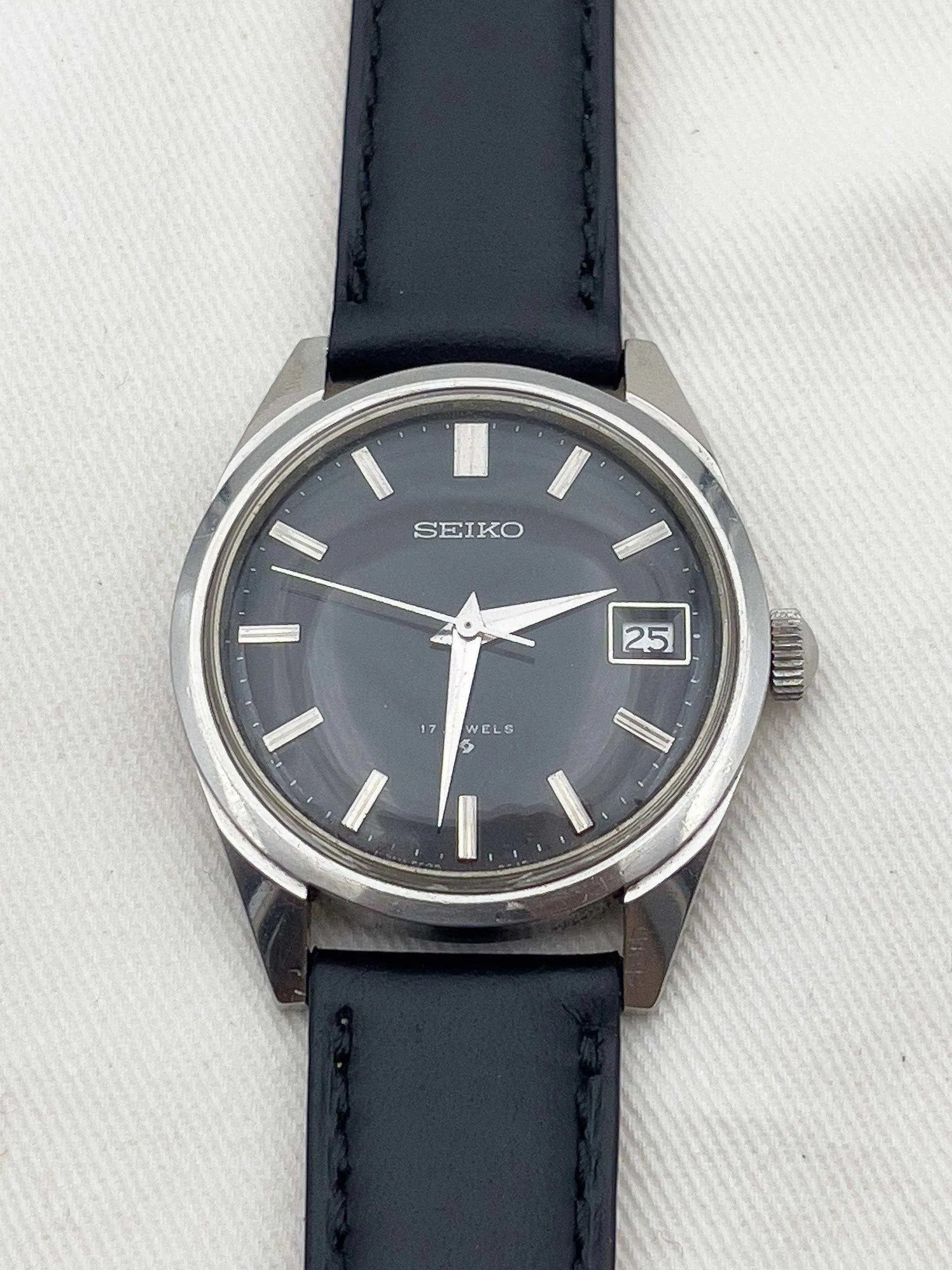 Seiko - Black Manual - 1975 - Atelier Victor