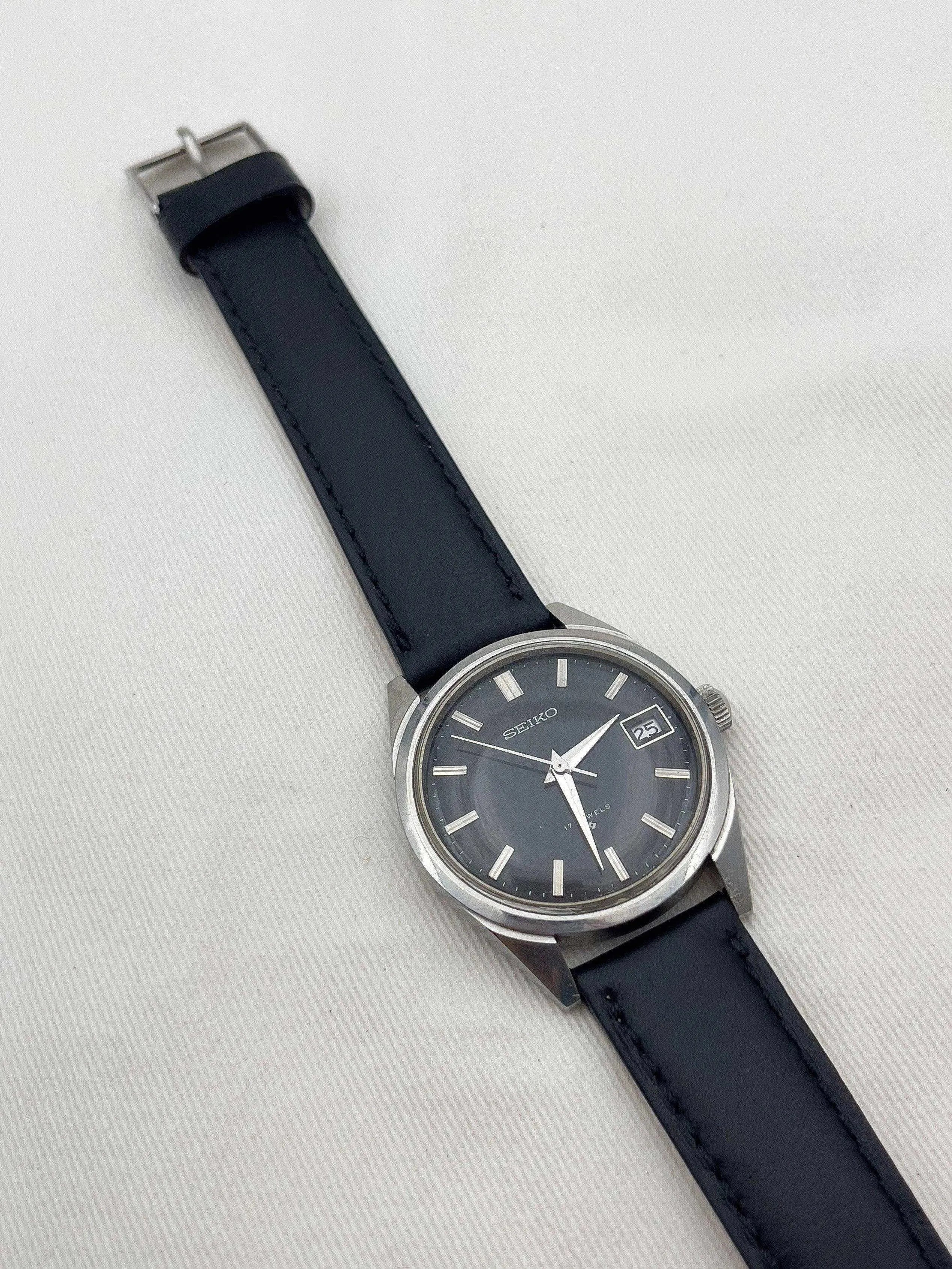 Seiko - Black Manual - 1975 - Atelier Victor