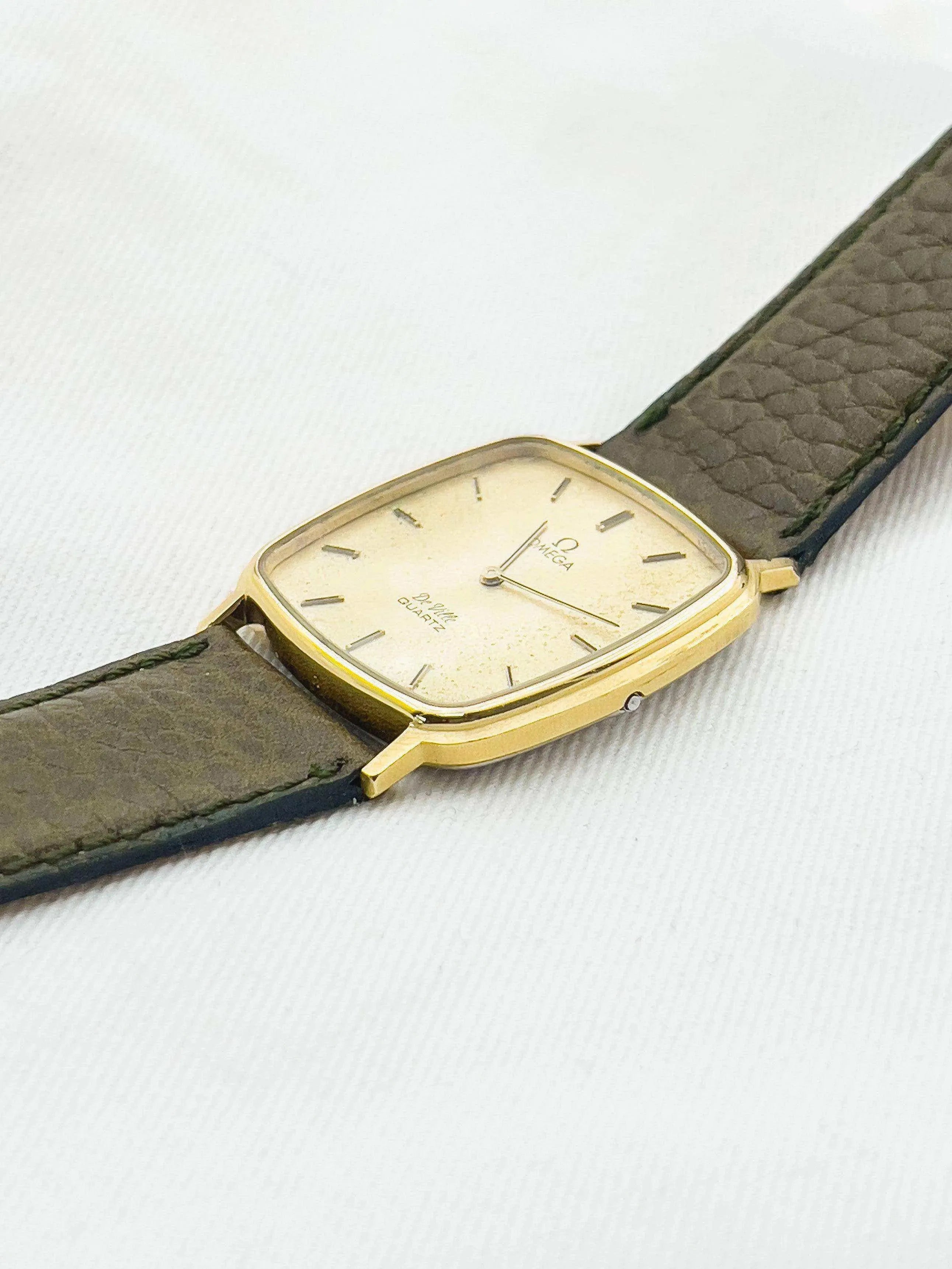 Omega - De Ville Gold Square - 1970's - Atelier Victor