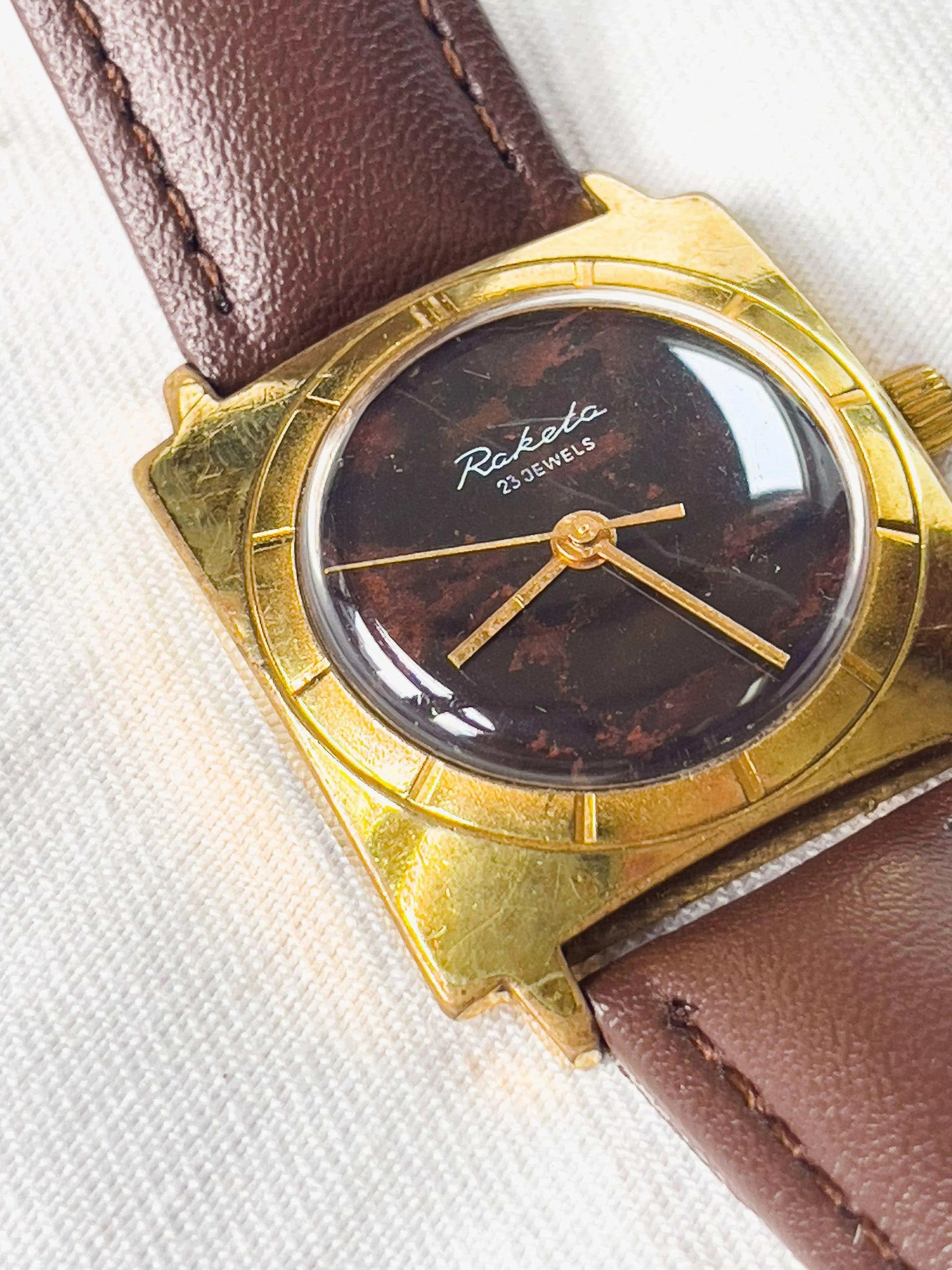 Raketa - Gold Square - 1970 - Atelier Victor